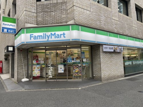 コンビニ　ファミリーマート 西新橋二丁目店（コンビニ）まで215m