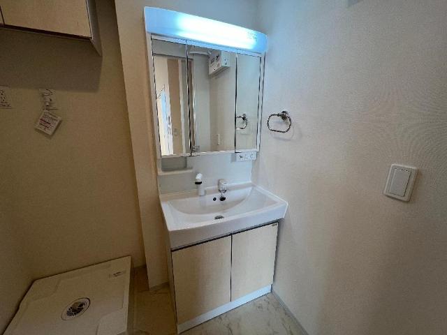 洗面設備　洗髪洗面化粧台