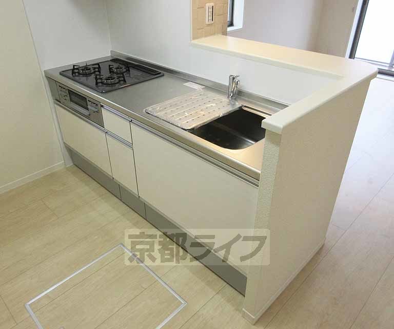 キッチン　作業スペースしっかり確保されています。