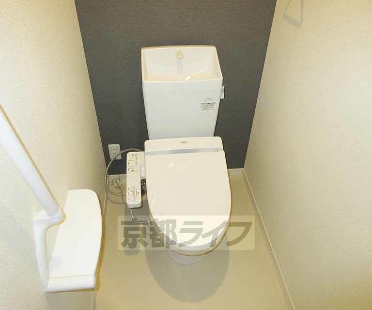 トイレ　ウォシュレト付いています