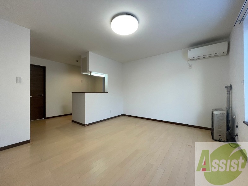 居室・リビング　広くてキレイなお部屋が広がっていて、充実した生活が送れそう。