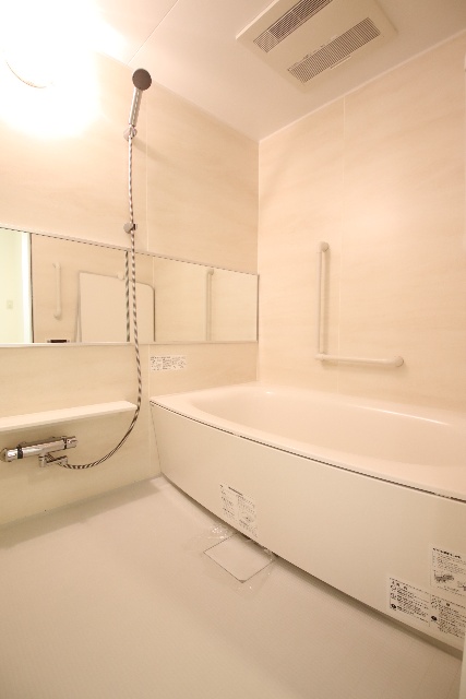 バス・シャワールーム　※別室の参考写真の為、現況優先です。