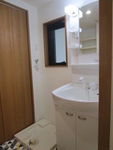 洗面設備　※写真は他のお部屋です