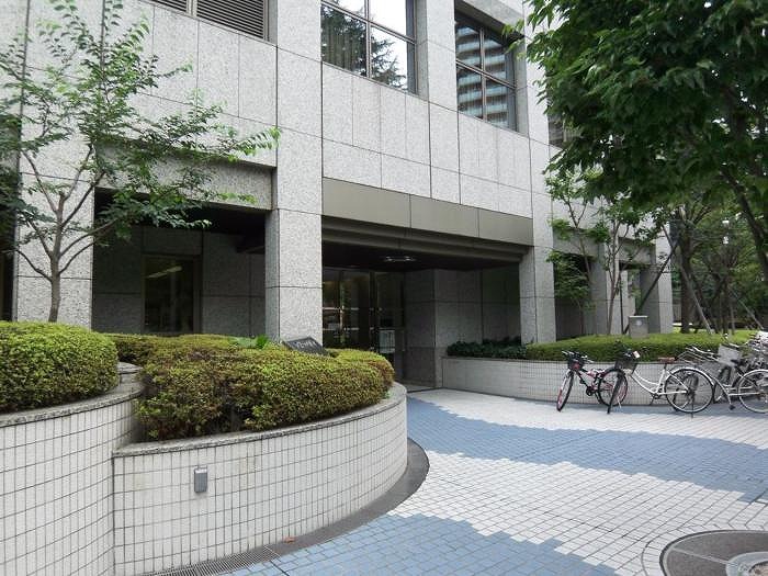 エントランス　ゆとりのあるエントランスです