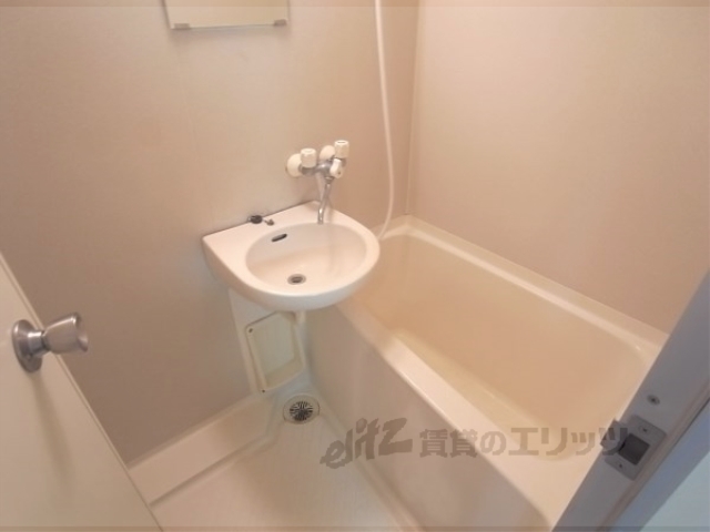 バス・シャワールーム　バス