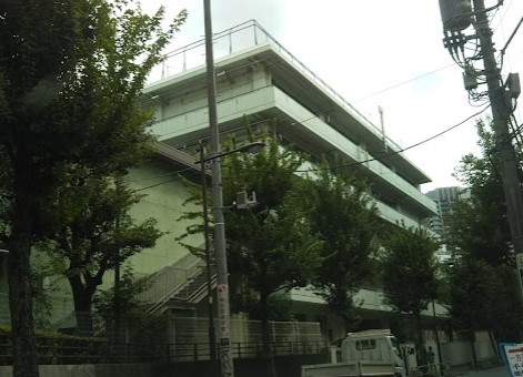 小学校　千代田区立お茶の水小学校（小学校）まで453m