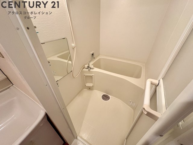 バス・シャワールーム　鏡有