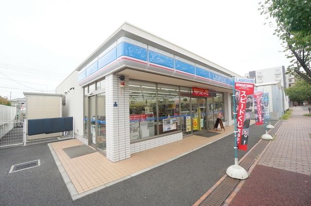 コンビニ　ローソン都筑大丸店（コンビニ）まで850m