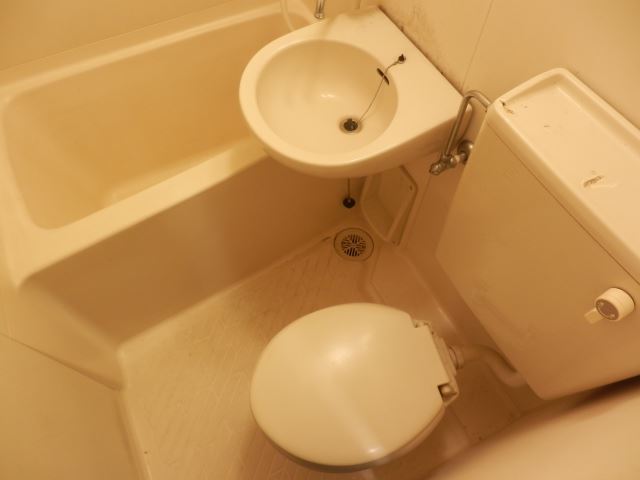 バス・シャワールーム　ユニットバスはいつも清潔感を保てます♪