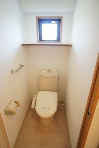 トイレ　※同仕様写真