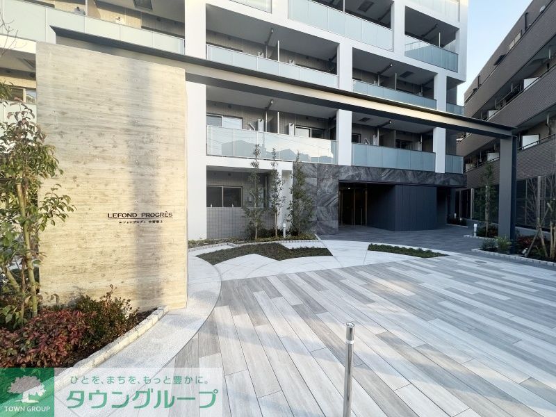 エントランス　駐車場