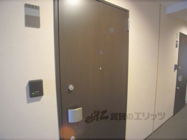 玄関　ツーロック