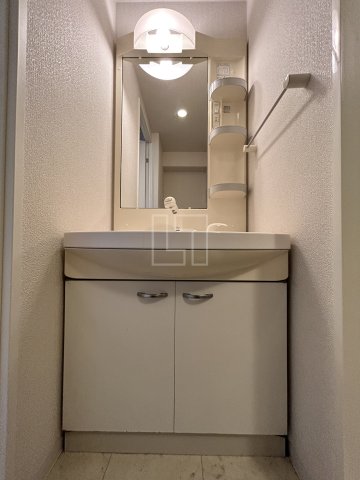 洗面設備　キャピトル安堂寺　独立洗面化粧台