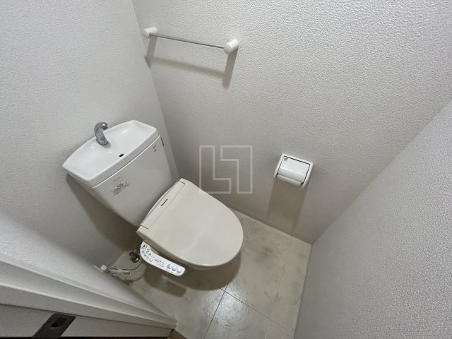 トイレ　キャピトル安堂寺　温水洗浄便座