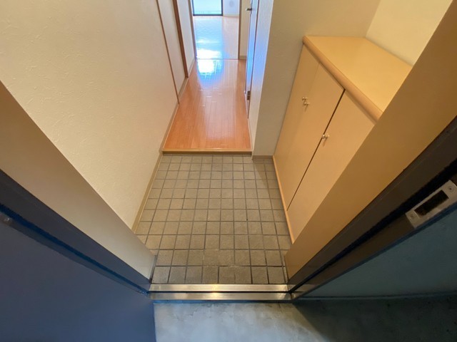 玄関　※他部屋の写真です。現況優先。