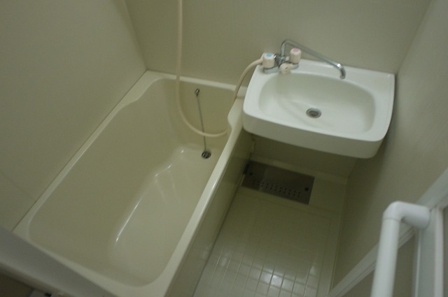 バス・シャワールーム　お風呂（同一仕様写真）