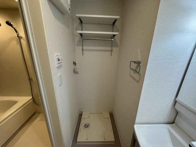 その他　室内洗濯機置場（同型）
