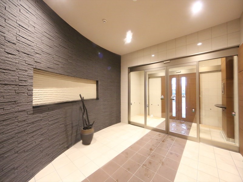 エントランス　エントランス　オートロック付