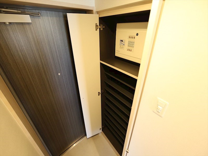 玄関　玄関　シューズボックス