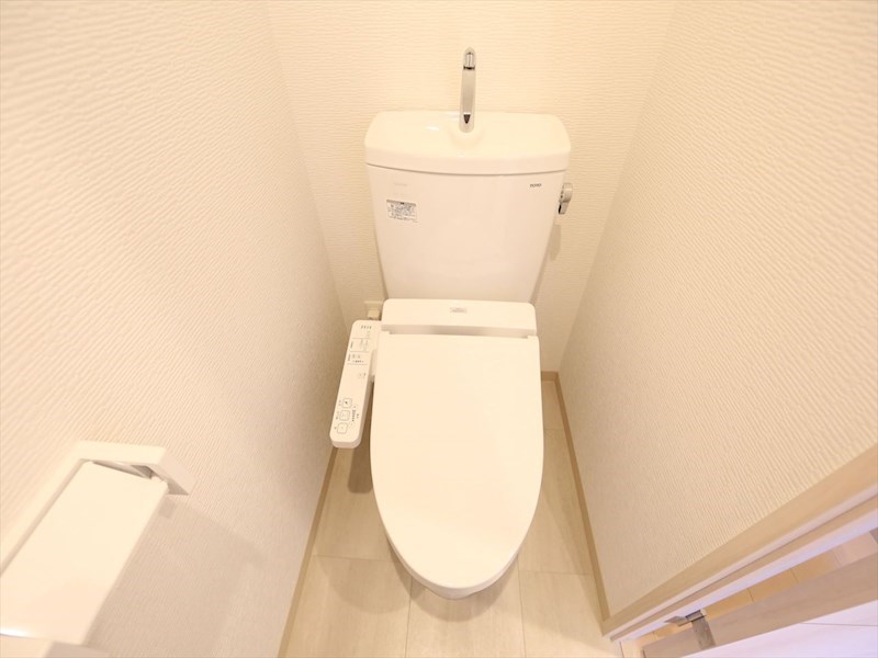 トイレ　温水洗浄暖房便座付トイレ