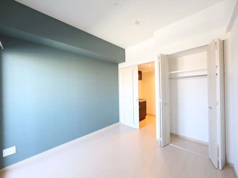 居室・リビング　洋室6.5帖　クローゼット（収納充実してます）