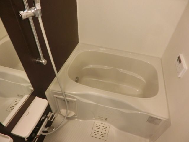 バス・シャワールーム　追炊き付バス