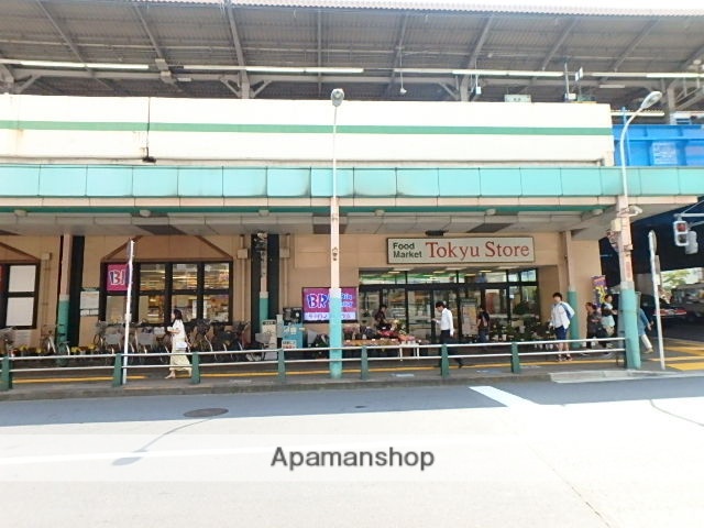 スーパー　（株）東急ストア／綾瀬店（スーパー）まで595m