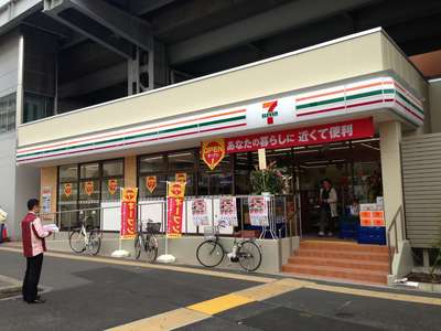 コンビニ　セブン-イレブン 新馬場駅前店（コンビニ）まで159m