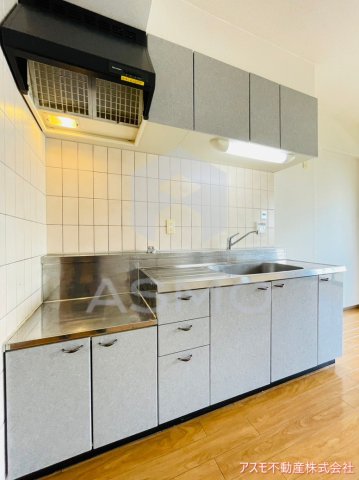 キッチン　同マンション別部屋　参考写真