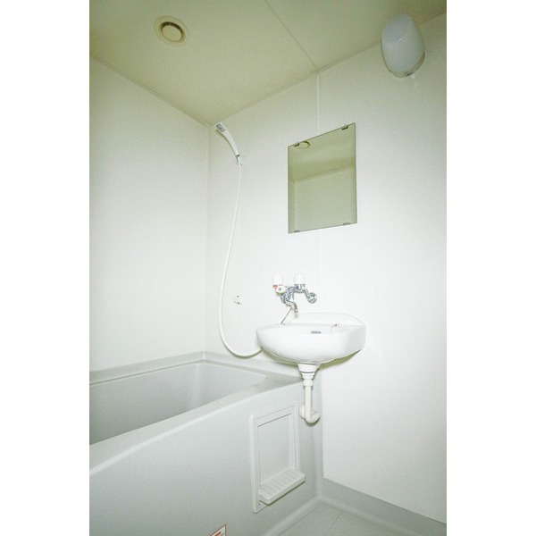 バス・シャワールーム　同じ建物の別のお部屋