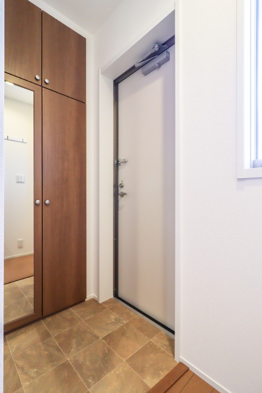 玄関　図面と現状に相違がある場合には現状を優先