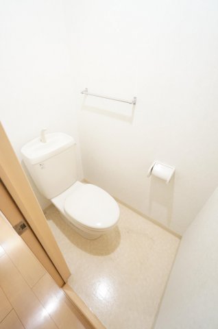 トイレ　※同物件・同タイプの写真です。