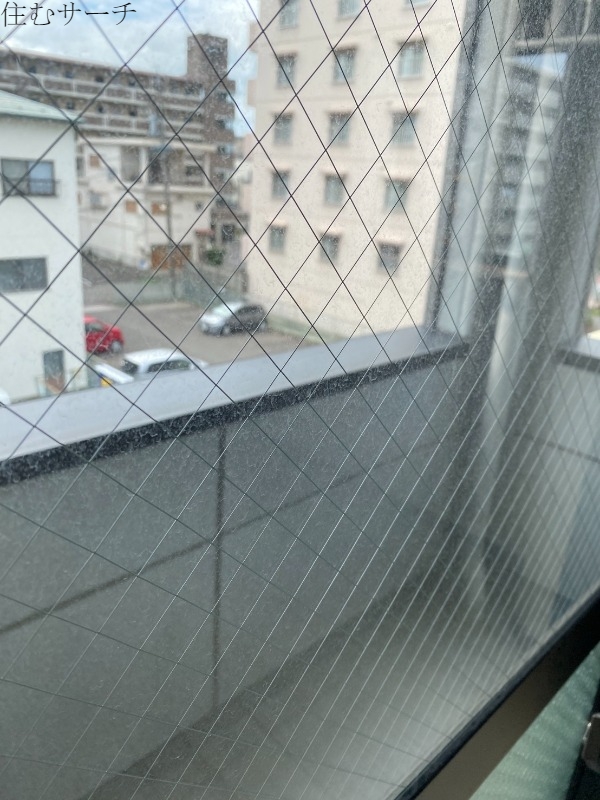 バルコニー　玄関