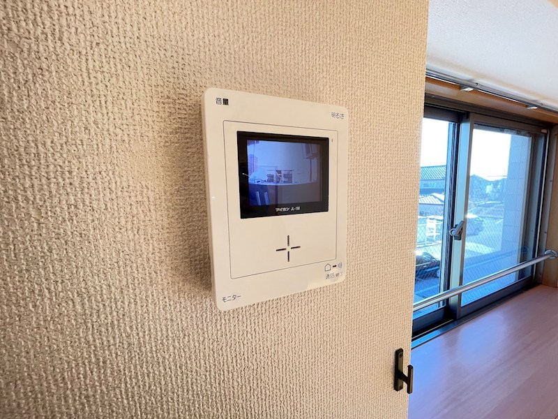 セキュリティ　※写真は反転、間取りは正位置、設備新旧・仕様変わる可能性があ