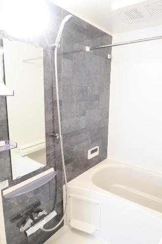 バス・シャワールーム　一日の疲れを癒しましょう。