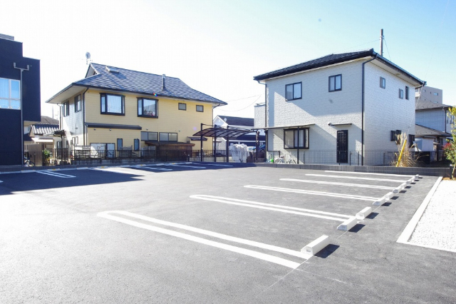 駐車場　敷地内駐車場