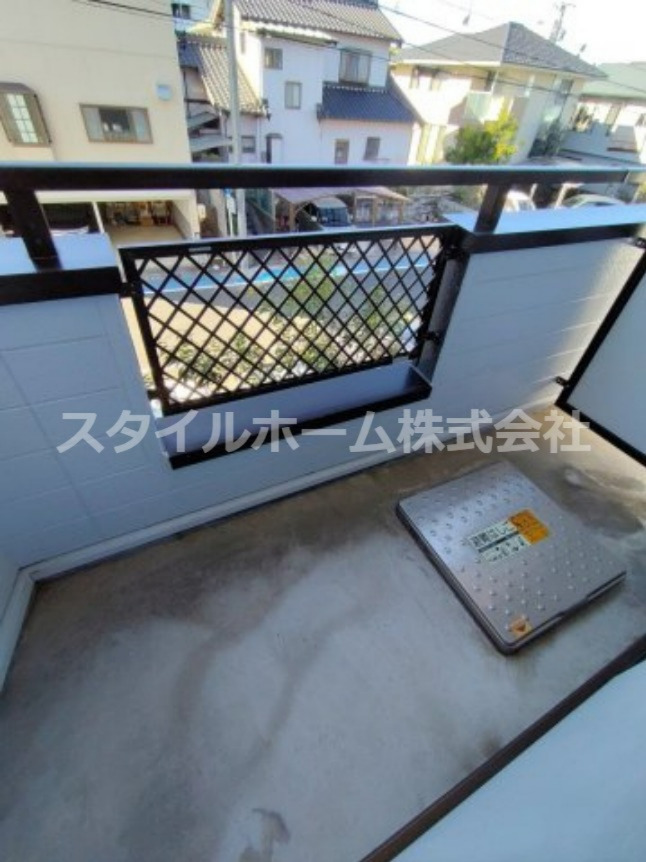 バルコニー　別部屋写真です。