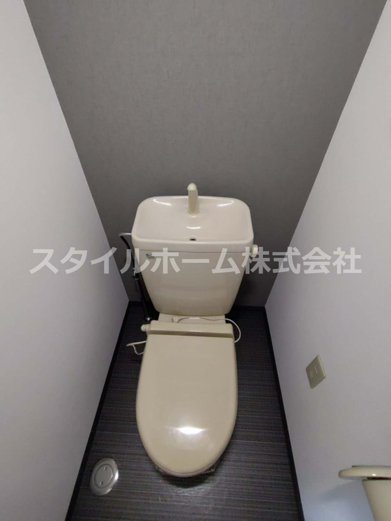 トイレ　別部屋写真です。