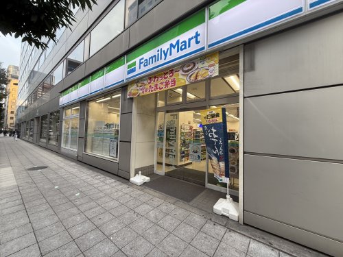 コンビニ　ファミリーマート 京町堀店（コンビニ）まで179m
