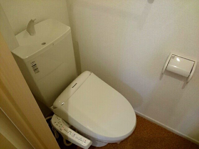 トイレ　落ち着いたトイレです