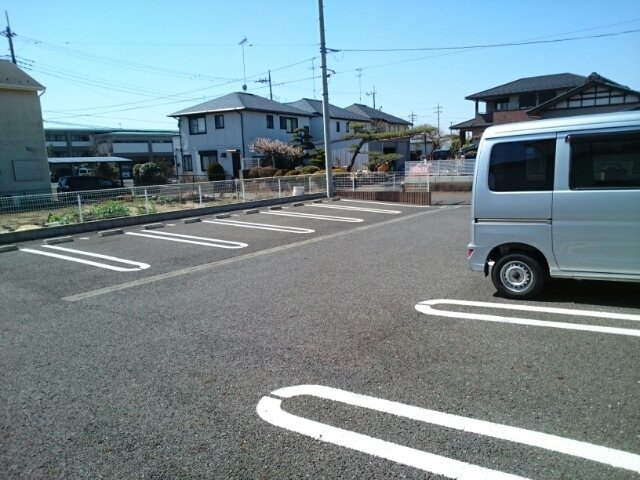 駐車場　車をお持ちの方に嬉しい駐車場付きの物件です