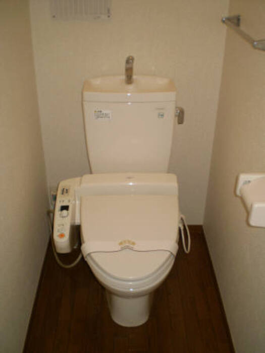 トイレ　温水洗浄便座（同等タイプ）