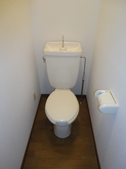 トイレ　清潔感のあるトイレです