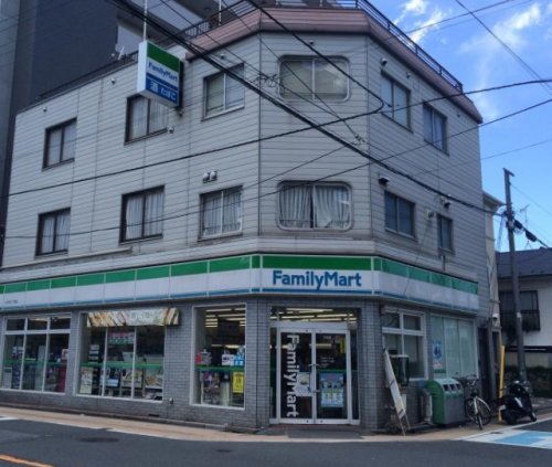 コンビニ　ファミリーマート 上戸田二丁目店（コンビニ）まで500m