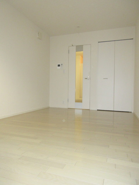 居室・リビング　☆ホワイト調で明るいお部屋です☆