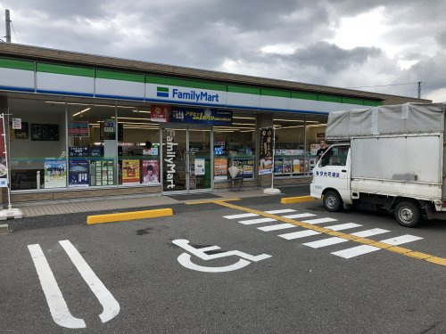 コンビニ　ファミリーマート 亀岡下矢田店（コンビニ）まで640m