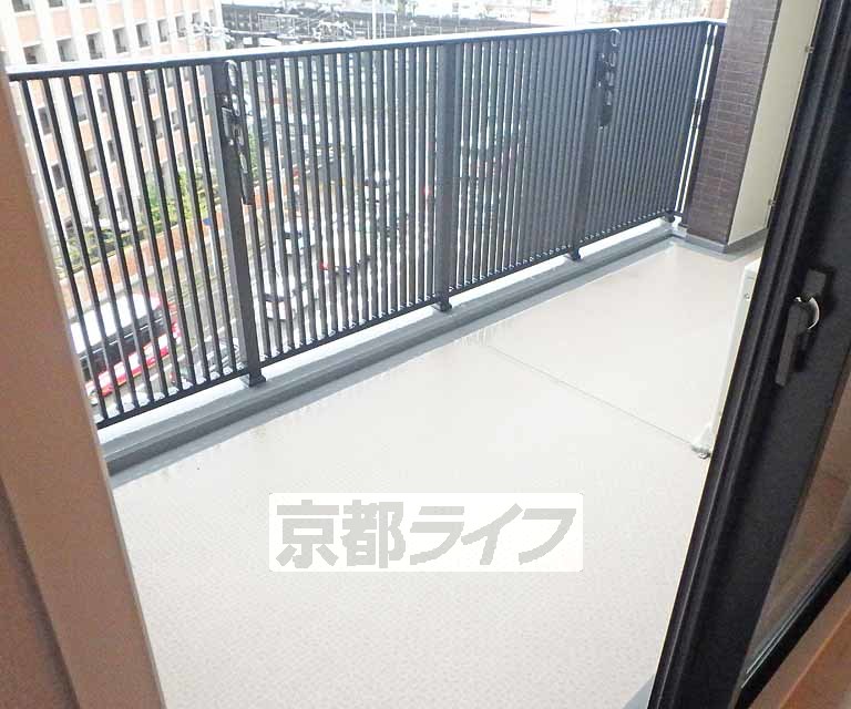 バルコニー　奥行きのあるバルコニーです。