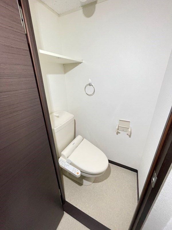 トイレ　温水洗浄便座