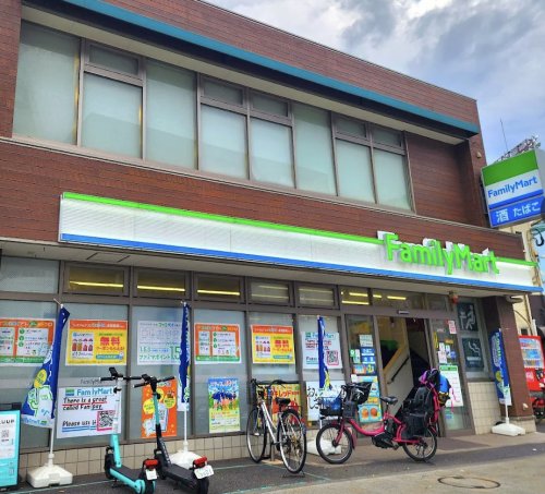 コンビニ　ファミリーマート 麻布運動場前店（コンビニ）まで508m