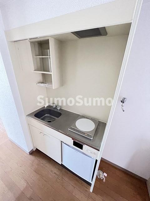 キッチン　コンパクトなキッチンで掃除もラクラク